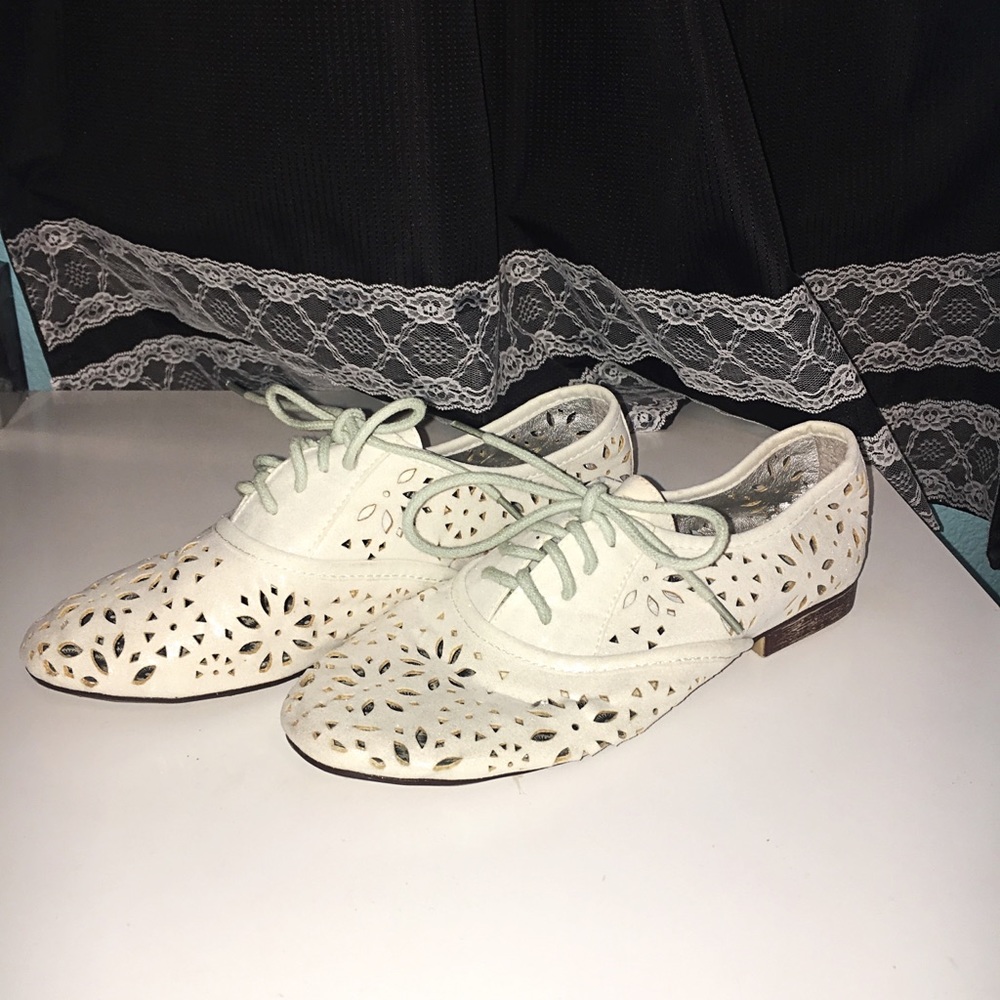 Jun & Ivy Oxford flat